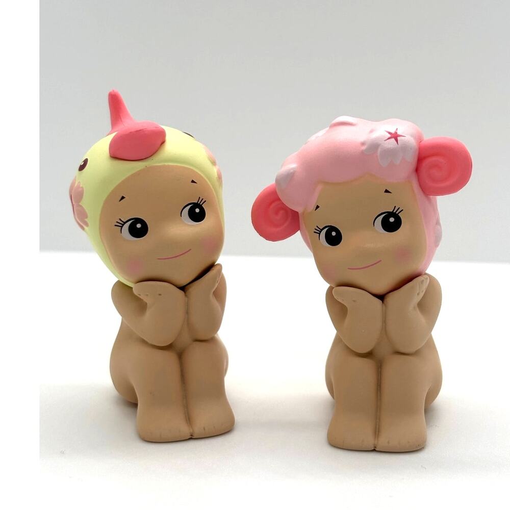 2 Unbranded Kewpie/Angel Collectible Mini Figures, Sitting Sheep & Parrot, New